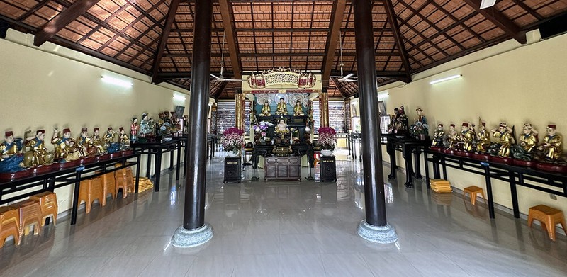 Chiêm ngưỡng 18 ‘báu vật’ trăm năm tuổi trong ngôi cổ tự ở Cần Thơ ảnh 1