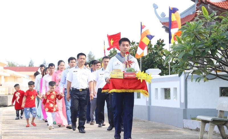Lễ chùa đầu năm ở Trường Sa ảnh 7