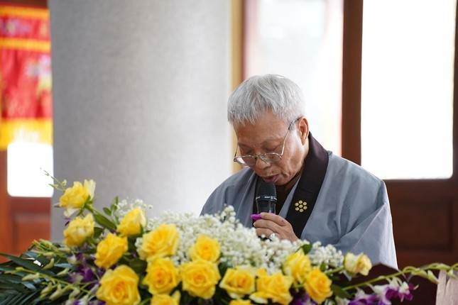 Nam Định: Gần 3.000 Phật tử tham dự khóa tu Một ngày an lạc tại chùa Linh Ứng ảnh 2