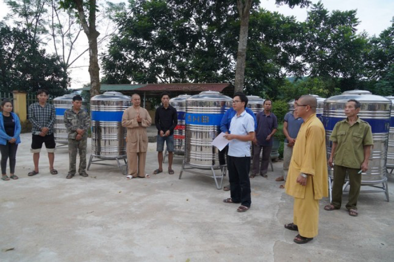 Ban Trị sự GHPGVN tỉnh Đắk Nông thăm, tặng quà đến bà con vùng bão lũ tỉnh Lào Cai, Yên Bái ảnh 4