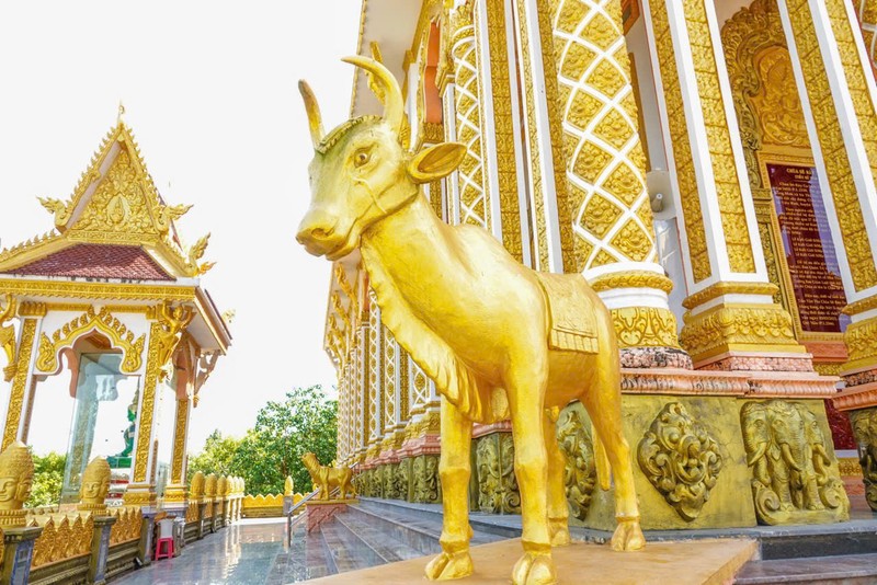 Độc đáo ngôi chùa hơn 400 năm tuổi, lộng lẫy như cung điện ở Sóc Trăng ảnh 5