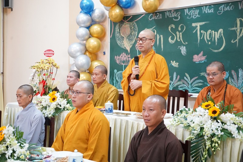 Tiền Giang: Tăng Ni sinh lớp Trung cấp, Cao đẳng Phật học tri ân thầy cô giáo ảnh 4