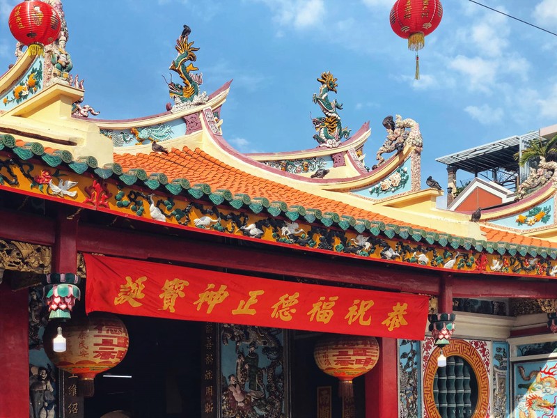 Chiêm ngưỡng ngôi cổ tự lâu đời nhất của người Hoa ở TPHCM ảnh 1