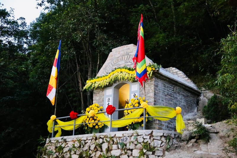 Ngọa Vân Yên Tử: Tưởng niệm 716 năm Phật hoàng Trần Nhân Tông nhập Niết bàn ảnh 1