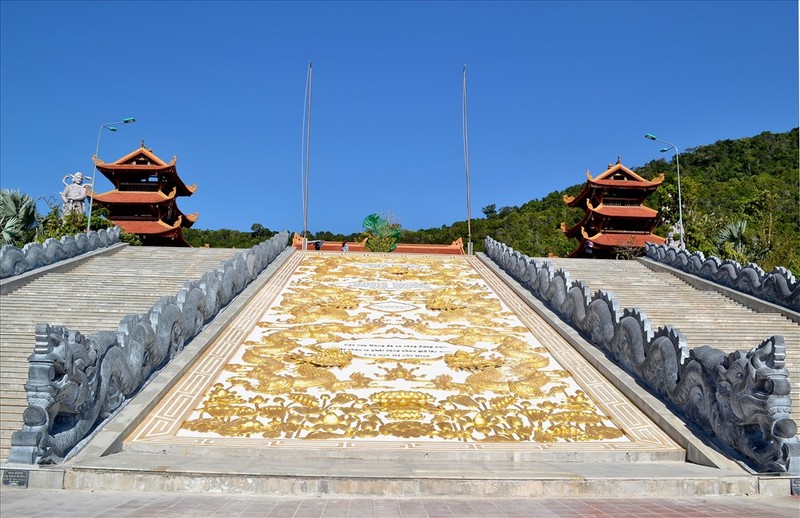 Chiêm ngưỡng ngôi chùa đẹp nhất ở Phú Quốc ảnh 4