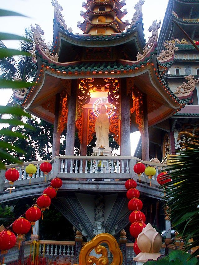 Chùa Vạn Đức – Chùa có chánh điện cao nhất Việt Nam ảnh 2