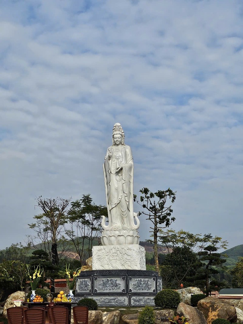 Tuyên Quang: Lễ an vị tôn tượng Bồ-tát Quán Thế Âm tại chùa Phú Lâm ảnh 2