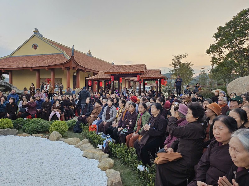 Tuyên Quang: Lễ an vị tôn tượng Bồ-tát Quán Thế Âm tại chùa Phú Lâm ảnh 4