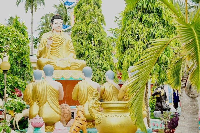 Hậu Giang: Ngôi chùa mang kiến trúc Ấn Độ, có hàng trăm pho tượng Phật ảnh 3