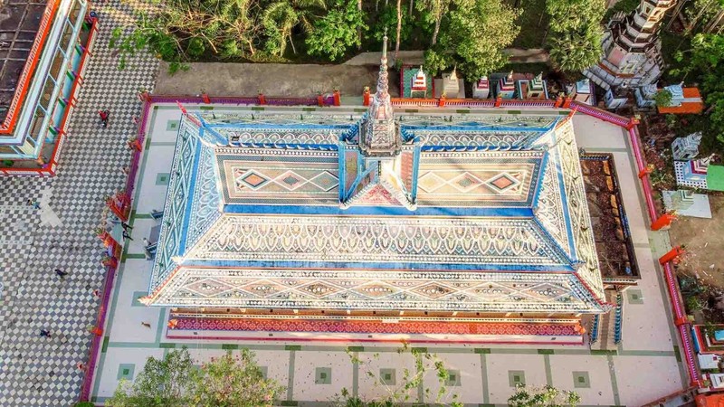 Vãn cảnh đầu năm Ất Tỵ tại 3 ngôi chùa nằm trong “Top 7 Ấn tượng Việt Nam” ảnh 1