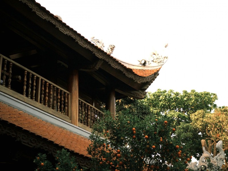 Vãn cảnh ngôi chùa hơn 400 năm tuổi giữa lòng Hà Nội dịp đầu xuân ảnh 1