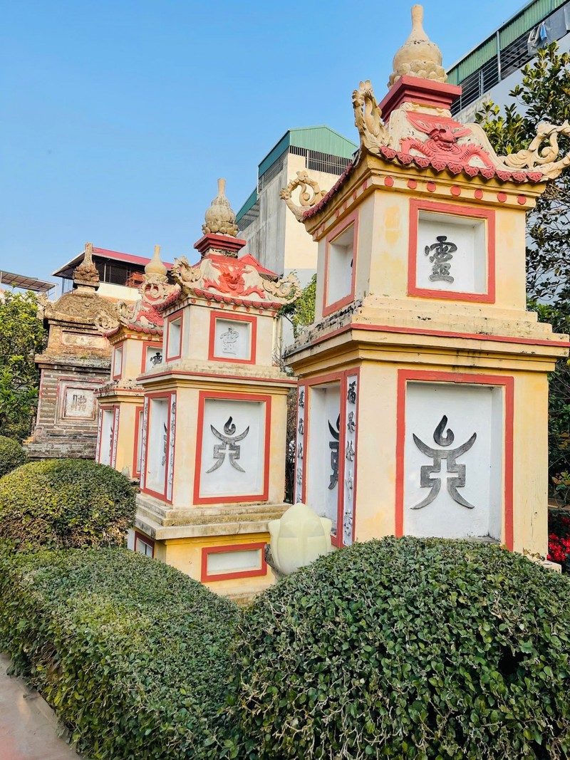 Vãn cảnh ngôi chùa hơn 400 năm tuổi giữa lòng Hà Nội dịp đầu xuân ảnh 3