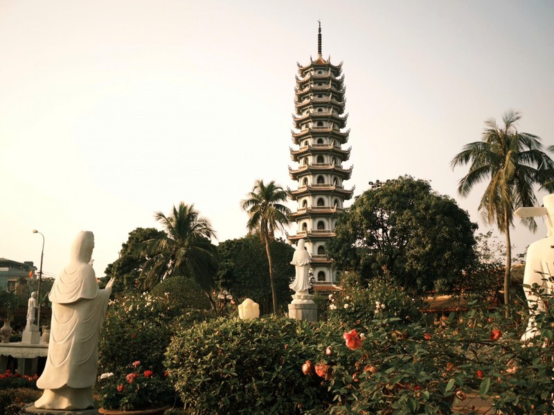 Vãn cảnh ngôi chùa hơn 400 năm tuổi giữa lòng Hà Nội dịp đầu xuân ảnh 4