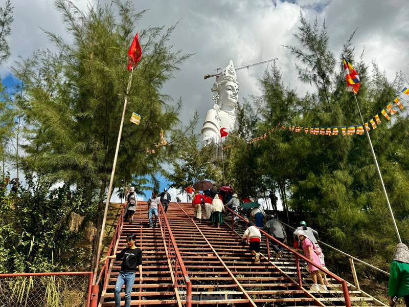 Chiêm bái tượng Phật Quan Âm cao nhất Đông Nam Á ở Quảng Ngãi ảnh 6