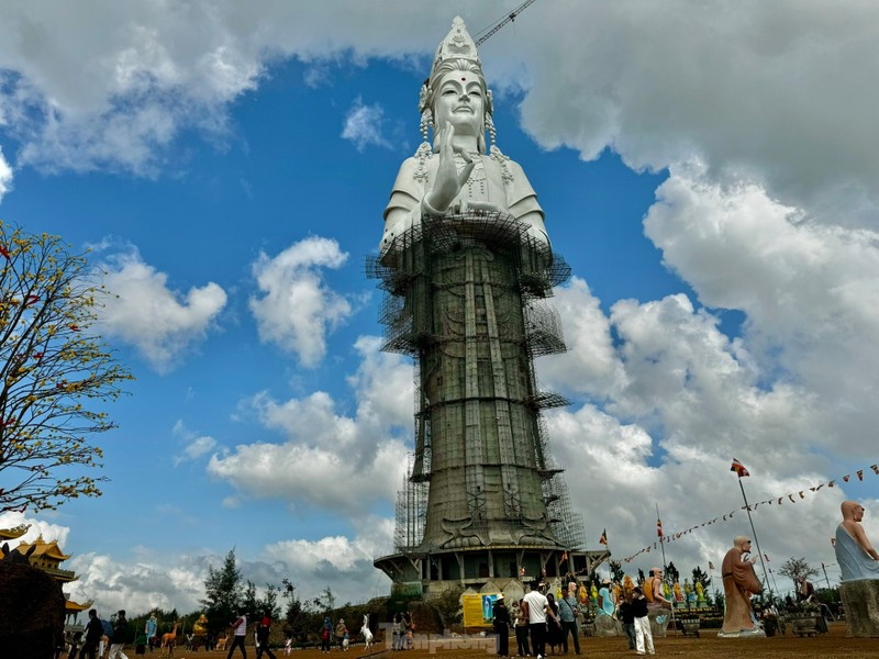 Chiêm bái tượng Phật Quan Âm cao nhất Đông Nam Á ở Quảng Ngãi ảnh 2