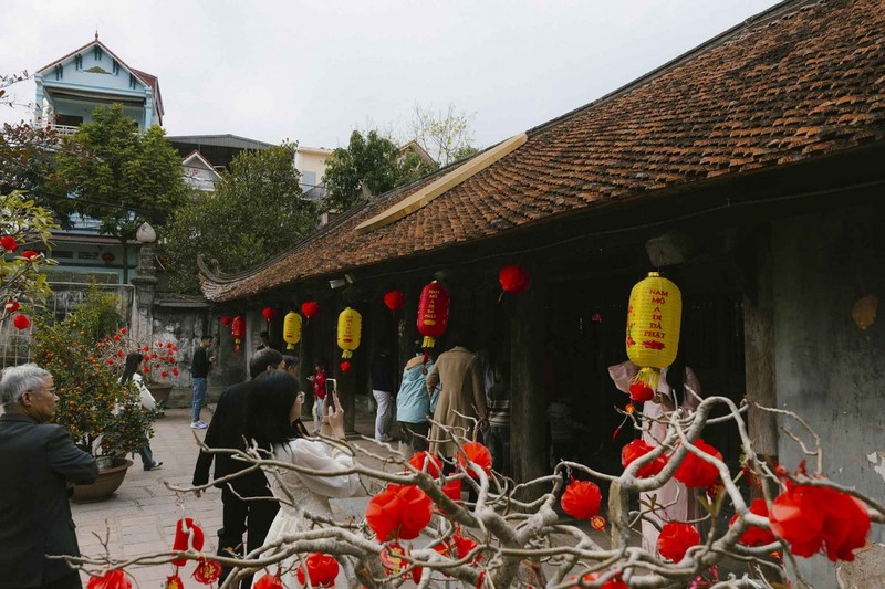 Vãn cảnh chùa Chuông ở Hưng Yên đầu năm mới ảnh 4