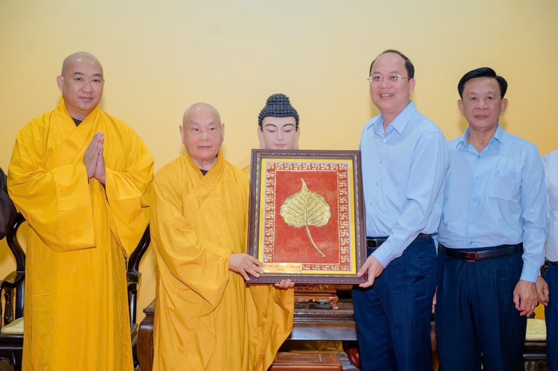 Trưởng lão Hòa thượng Thích Thiện Nhơn tiếp đoàn Tỉnh ủy tỉnh Cà Mau ảnh 3