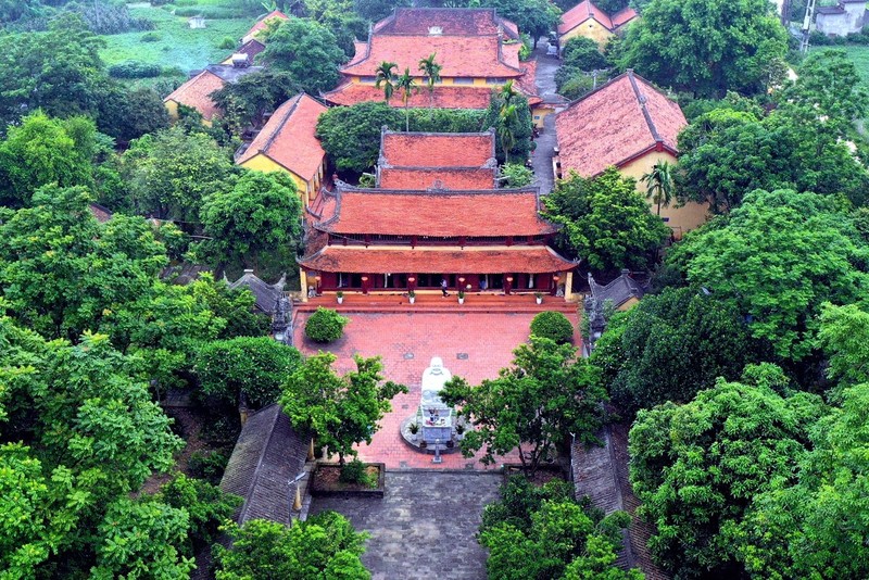 Ngôi chùa cổ 300 tuổi ngự ở cổng làng khoa bảng ảnh 1