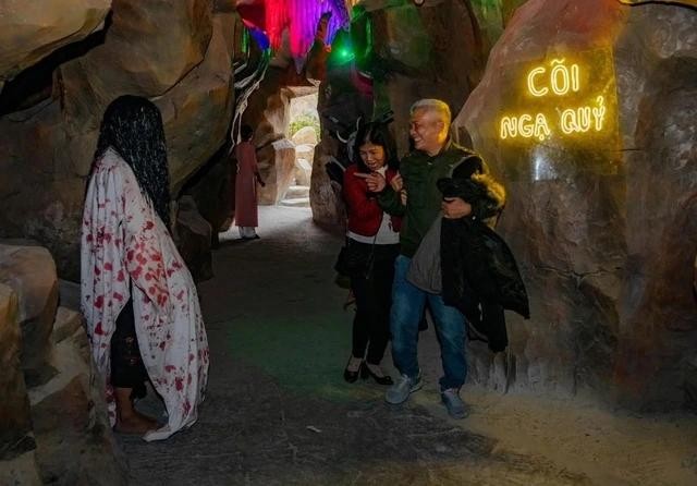 Chùa Ba Vàng: Di dời các mô hình ma quỷ chưa phù hợp trong ‘động Lục Đạo’ ảnh 1