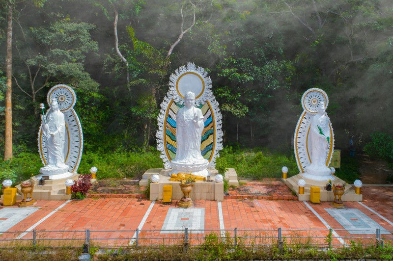 Đầu năm đến chùa có tượng Phật nhập Niết bàn lớn nhất Đông Nam Á ảnh 2