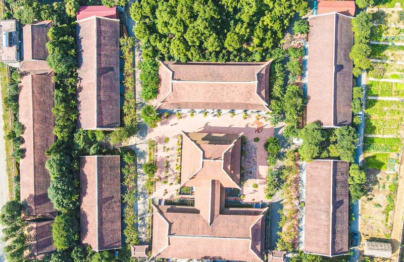 Về Hà Tĩnh, ngắm cổng tam quan độc đáo ở ngôi cổ tự nghìn năm tuổi ảnh 3