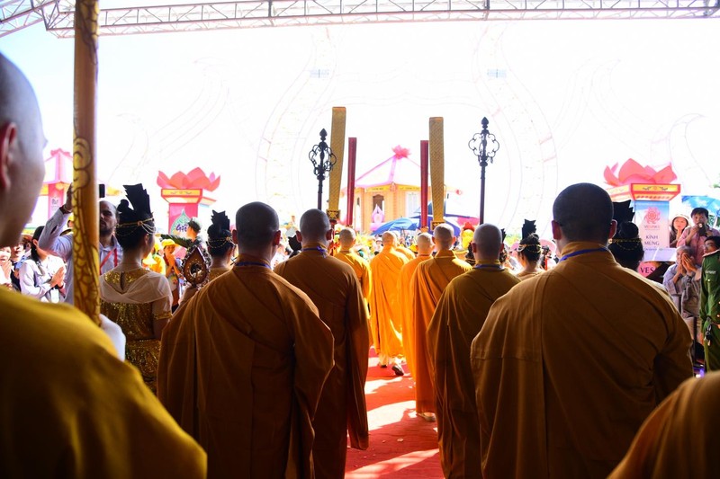 Lễ cung tiễn Xá lợi Phật từ chùa Quán Thế Âm về lại Ấn Độ sau hành trình linh thiêng tại Việt Nam ảnh 4