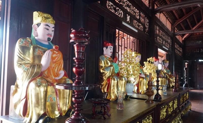 Ngôi chùa nằm giữa sông ở TP.HCM ảnh 2