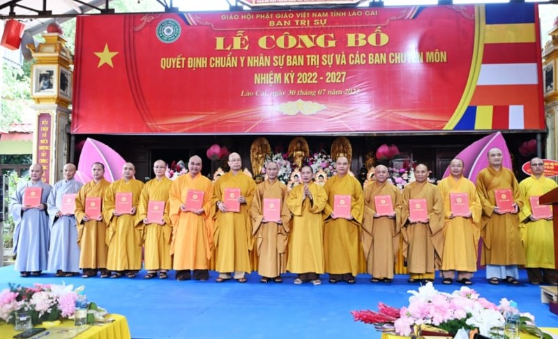 Trao quyết định chuẩn y nhân sự Ban Trị sự Phật giáo tỉnh Lào Cai và các ban chuyên môn ảnh 3