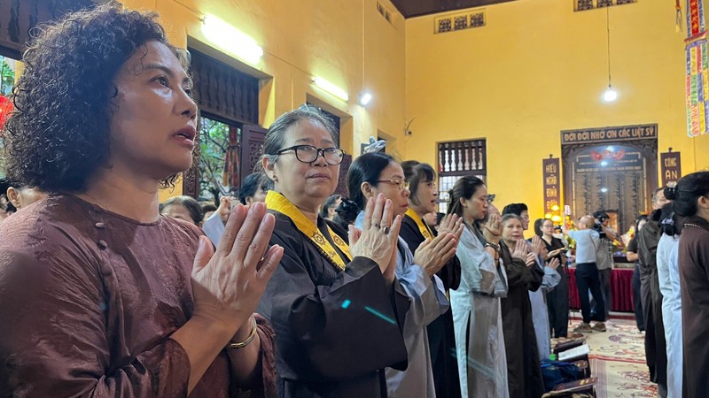 Sáng nay, gần 18.500 ngôi chùa đồng loạt cử chuông trống Bát Nhã cầu quốc thái dân an ảnh 2