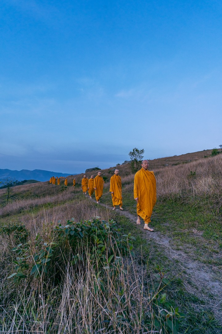 Chùm ảnh chư tăng chùa Ba Vàng hành thiền trên núi ảnh 8
