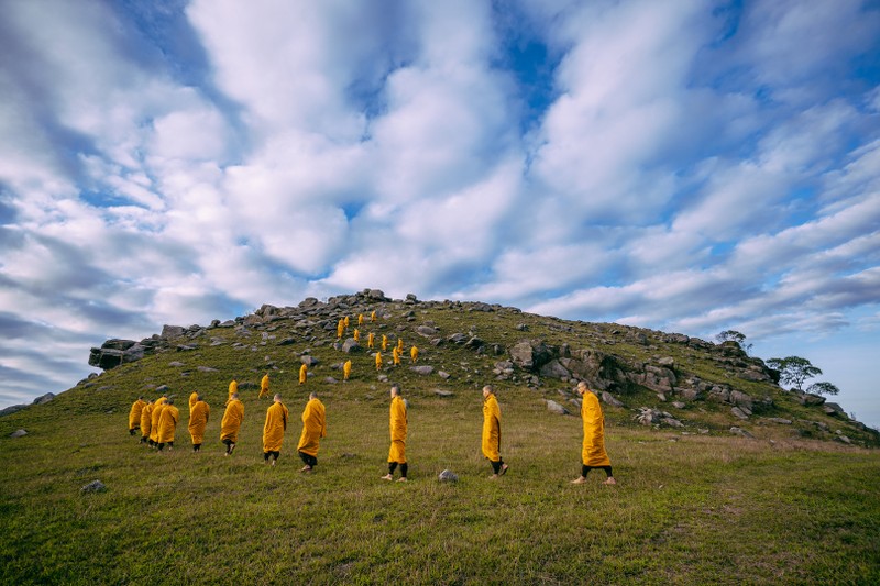 Chùm ảnh chư tăng chùa Ba Vàng hành thiền trên núi ảnh 12