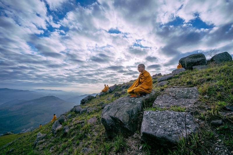 Chùm ảnh chư tăng chùa Ba Vàng hành thiền trên núi ảnh 15