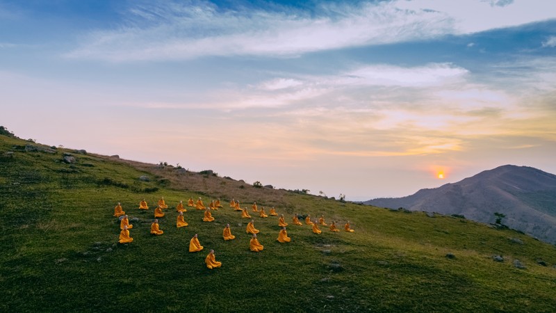 Chùm ảnh chư tăng chùa Ba Vàng hành thiền trên núi ảnh 18