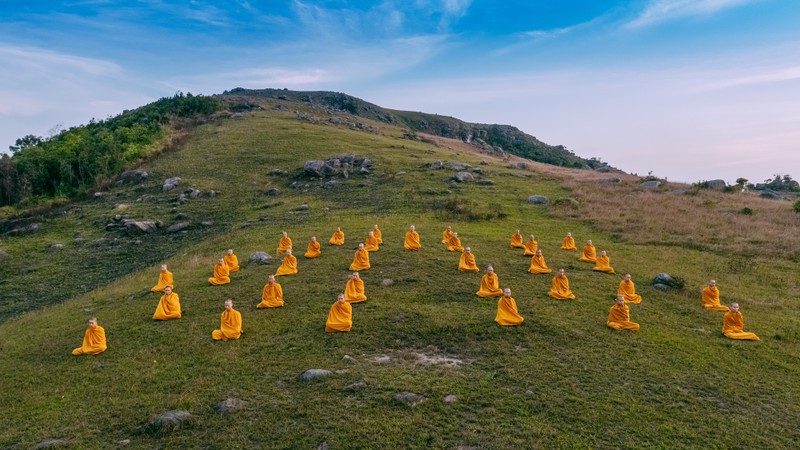 Chùm ảnh chư tăng chùa Ba Vàng hành thiền trên núi ảnh 19