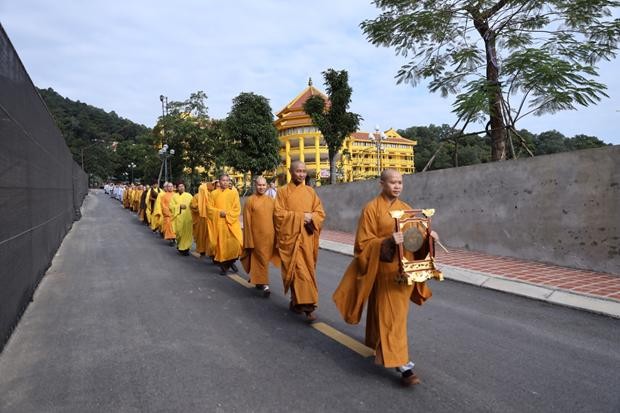 Tăng ni sinh Khóa V Học viện Phật giáo Việt Nam tri ân tại Hà Nội ảnh 4