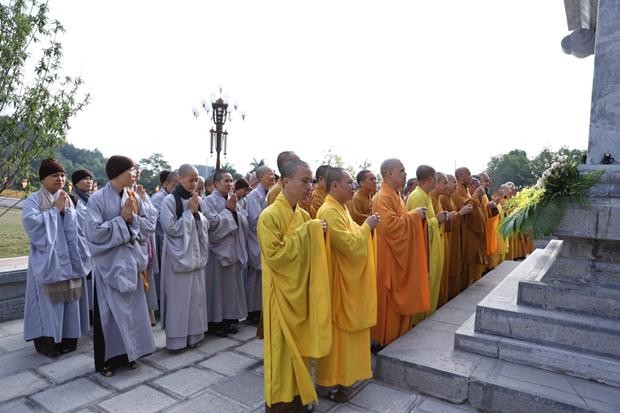 Tăng ni sinh Khóa V Học viện Phật giáo Việt Nam tri ân tại Hà Nội ảnh 5