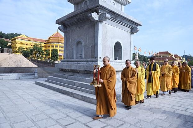 Tăng ni sinh Khóa V Học viện Phật giáo Việt Nam tri ân tại Hà Nội ảnh 9