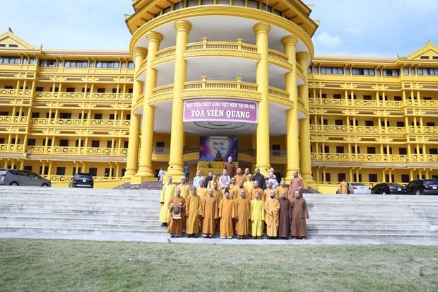 Tăng ni sinh Khóa V Học viện Phật giáo Việt Nam tri ân tại Hà Nội ảnh 64