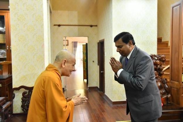Đại sứ Đặc mệnh toàn quyền Sri Lanka thăm HT. Thích Thiện Nhơn ảnh 1