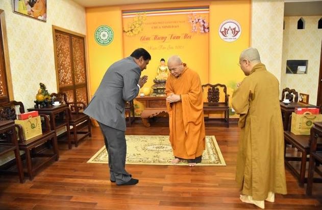 Đại sứ Đặc mệnh toàn quyền Sri Lanka thăm HT. Thích Thiện Nhơn ảnh 2