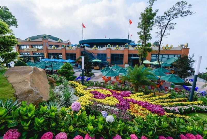 Tây Ninh: Tượng Quán Thế Âm sừng sững giữa mây ngàn ảnh 6