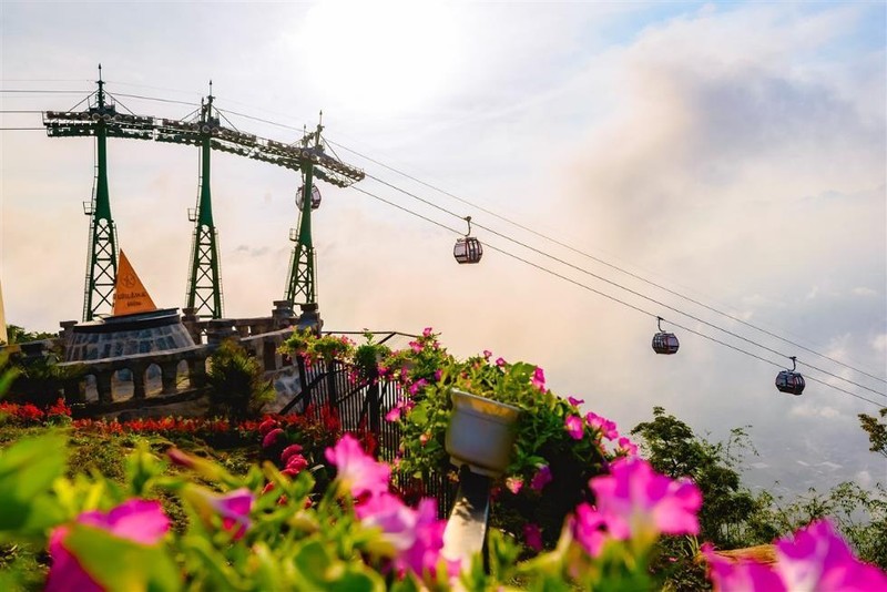 Tây Ninh: Tượng Quán Thế Âm sừng sững giữa mây ngàn ảnh 11