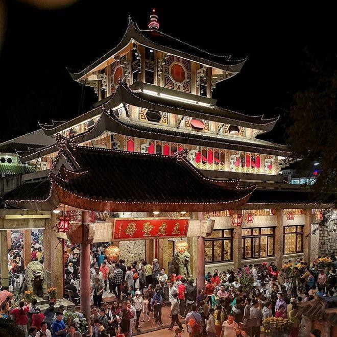 Những ngôi chùa nổi tiếng bậc nhất Việt Nam ảnh 10