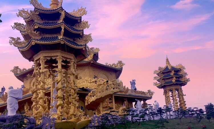 Chiêm ngưỡng ngôi chùa 'dát vàng' độc đáo với kiến trúc Thái Lan tại Hưng Yên ảnh 3