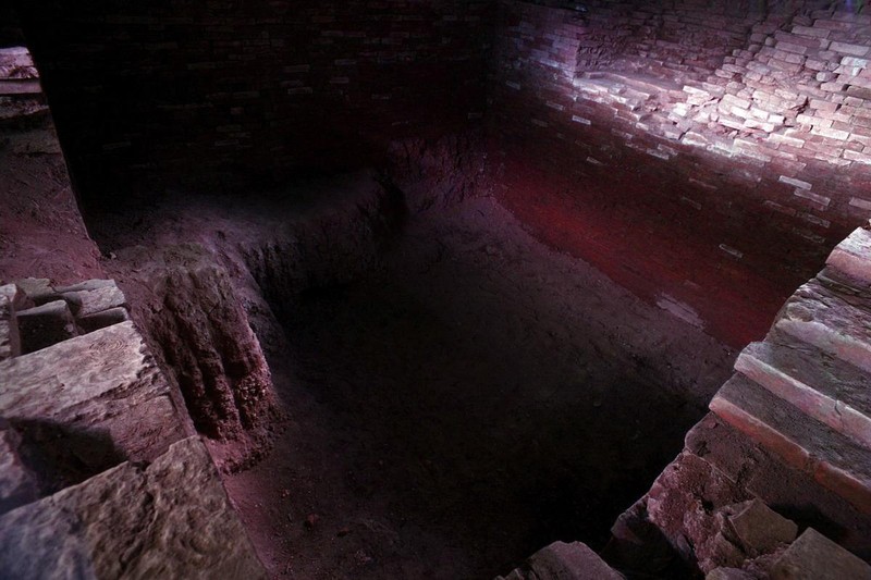 Tàn tích tòa tháp khổng lồ trong lòng đất chùa Phật Tích ảnh 4