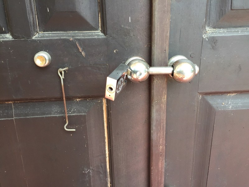 Lộ clip nhóm đệ tử thầy Toàn 'vu vạ' các sư thầy phá khoá để 'cướp' chùa Nga Hoàng ảnh 1