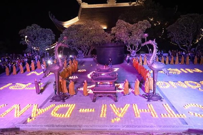 Đại lễ cầu nguyện quốc thái dân an, cầu siêu và thắp nến tri ân các Anh hùng liệt sỹ tại chùa Tam Chúc ảnh 8