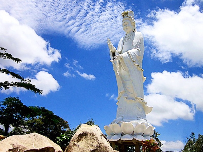 Hình tượng Bồ Tát Quán Thế Âm - người mẹ hiền từ với tấm lòng bao dung ảnh 3