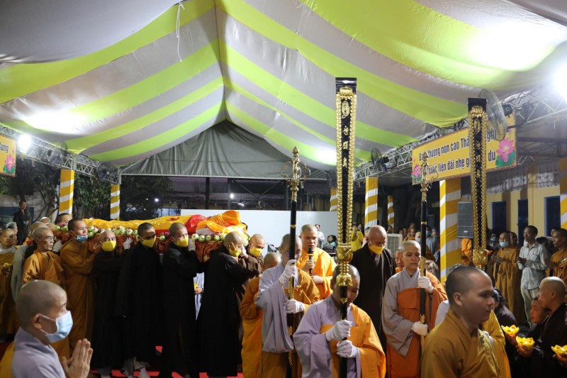 Lễ nhập kim quan Ni Trưởng thượng Huệ hạ Giác - Tông Trưởng Liên Tông Tịnh Độ Non Bồng ảnh 2