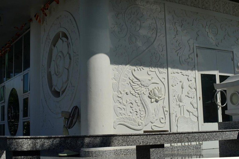 Ngôi chùa màu trắng đặc biệt ở Quảng Bình ảnh 17